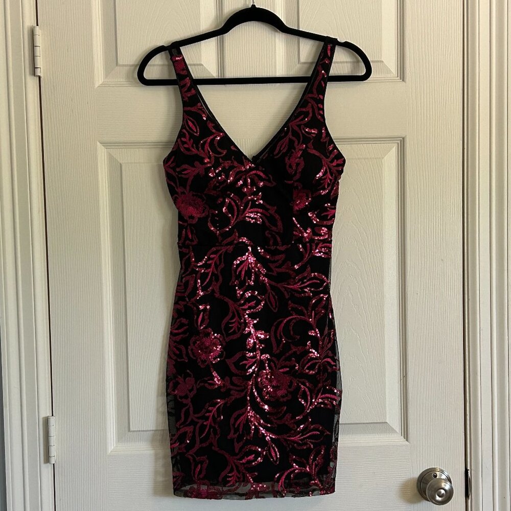Sequin Hearts Black and Floral Magenta Sequin Design Dress – Size 7
